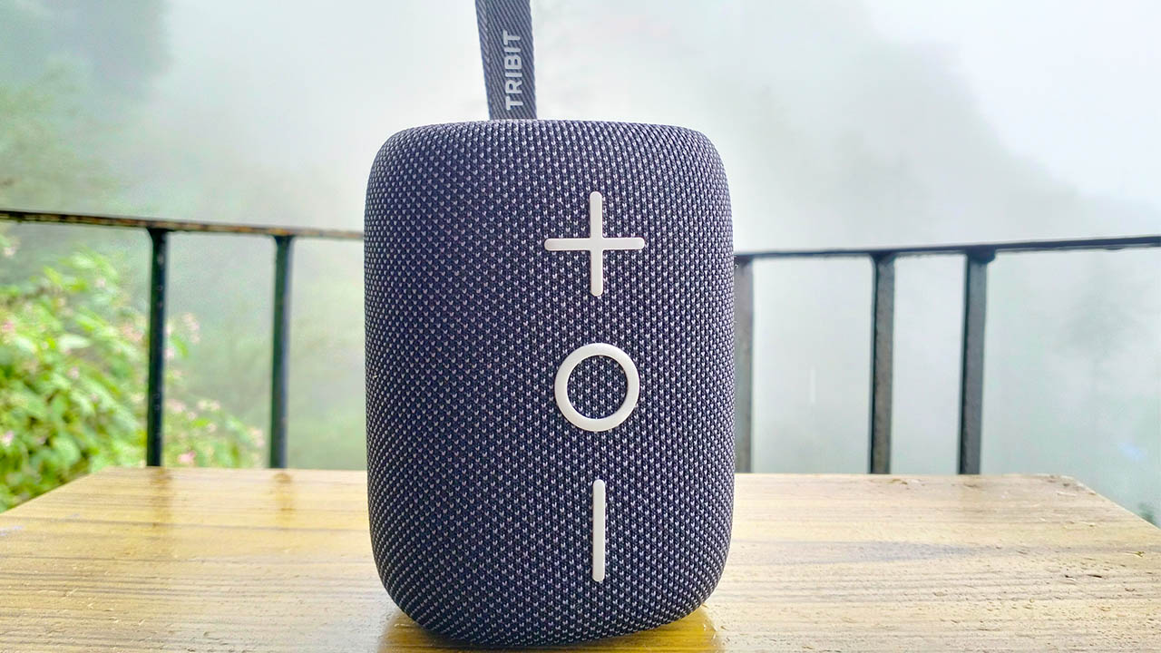 Tribit Stormbox Mini Plus Hands-On Review by Homecrux - buttons on the front 