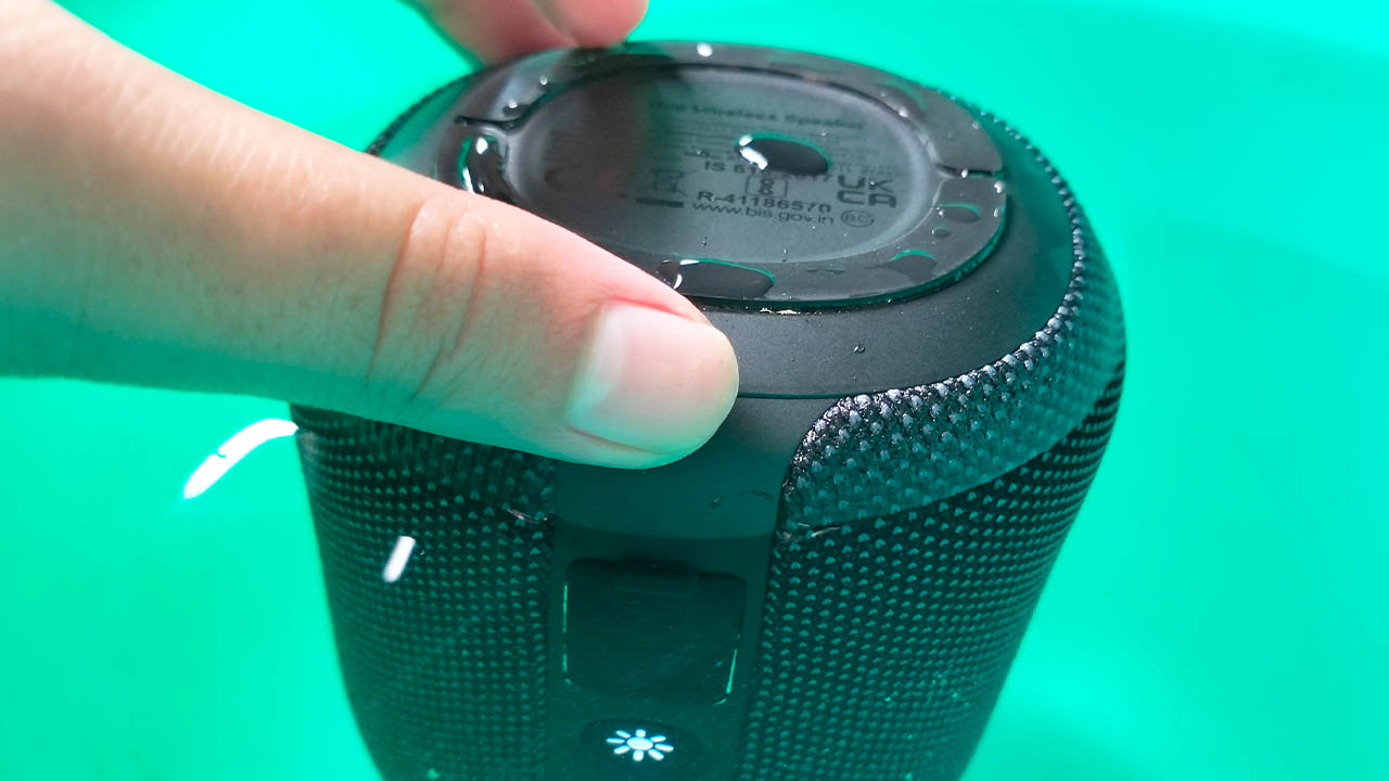 Tribit Stormbox Mini Plus Hands-On Review by Homecrux - submersed in water 