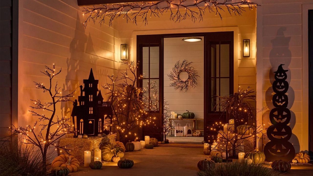 When to Decorate for Halloween - 1