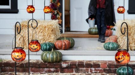 When to Decorate for Halloween