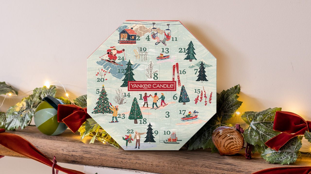 Yankee Candle 24 days of Fragrance Wreath Advent Calendar - 1