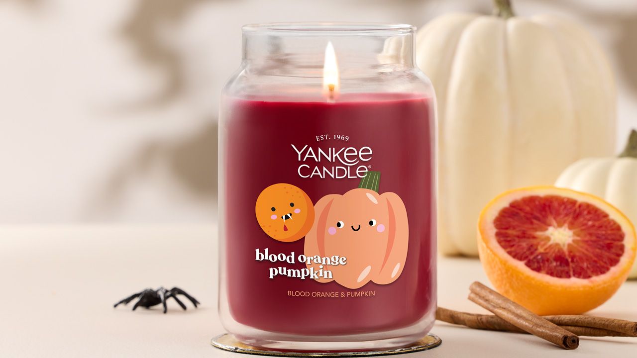 Yankee Candle Halloween Collection 2025 - Blood Orange Pumpkin