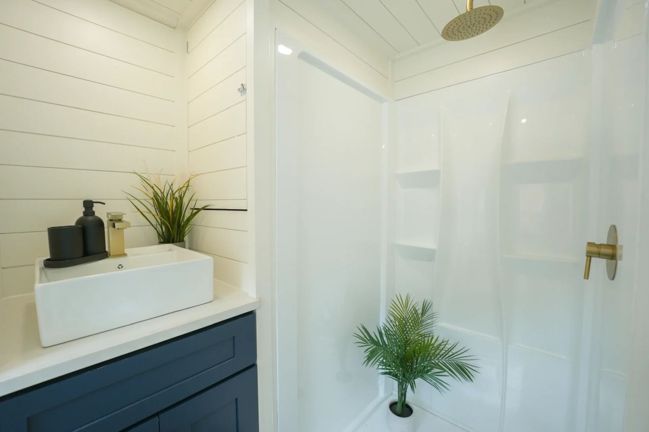 bathroom of sora tiny house - 1
