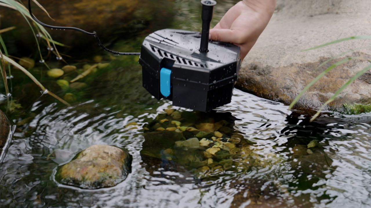 8W Floating Solar Water Fountain Pump & Filter