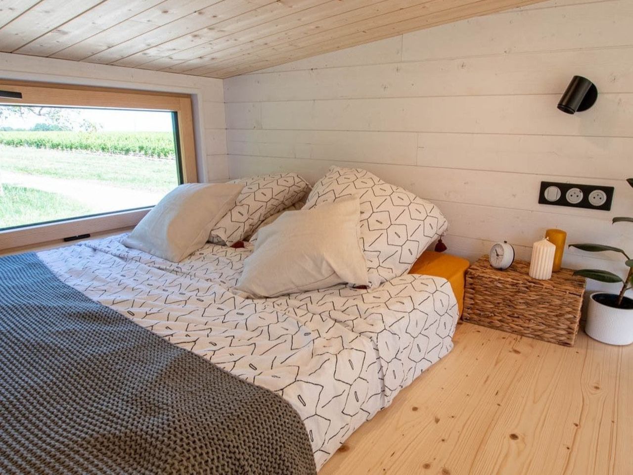 Baluchon tiny house loft bedroom