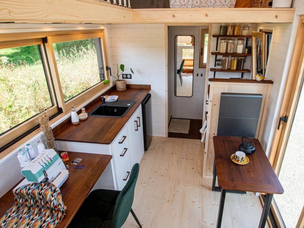 Baluchon tiny house kitchen