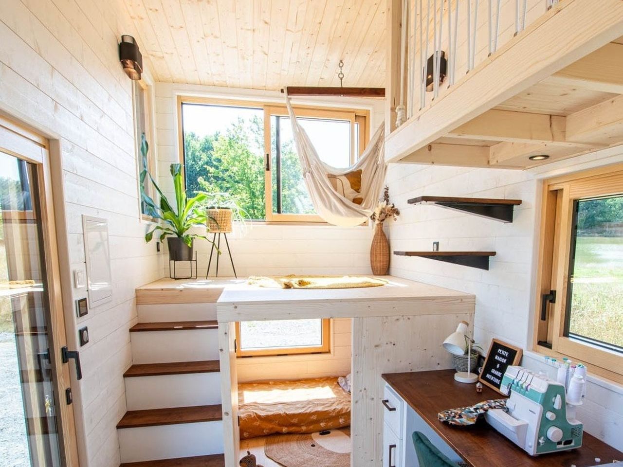 Baluchon tiny house lounge