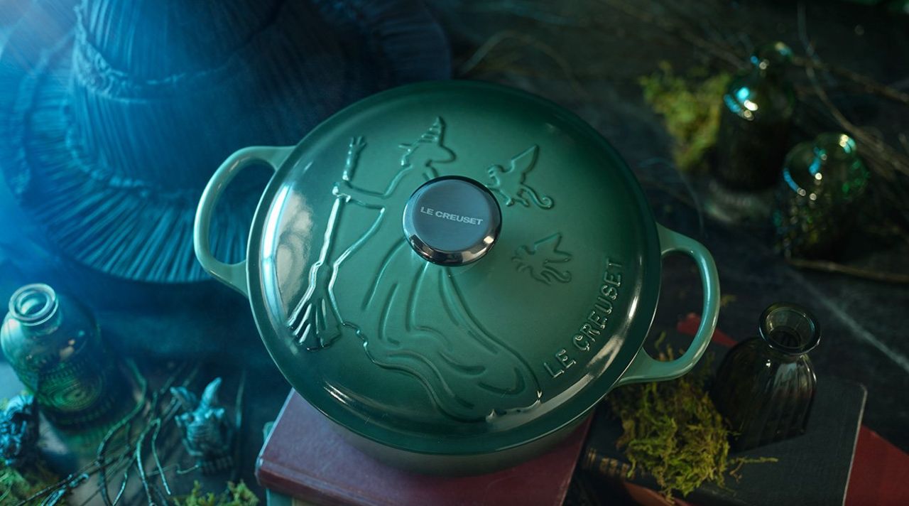 Elphaba Embossed Cast Iron Round Casserole