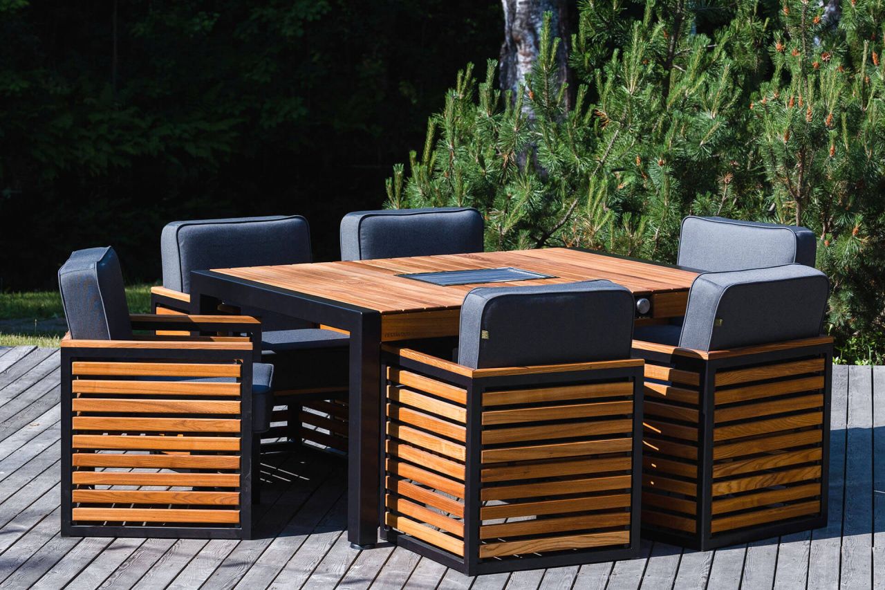 FESTÁVOLO Outdoor Table With Hidden Gas Grill at its Center