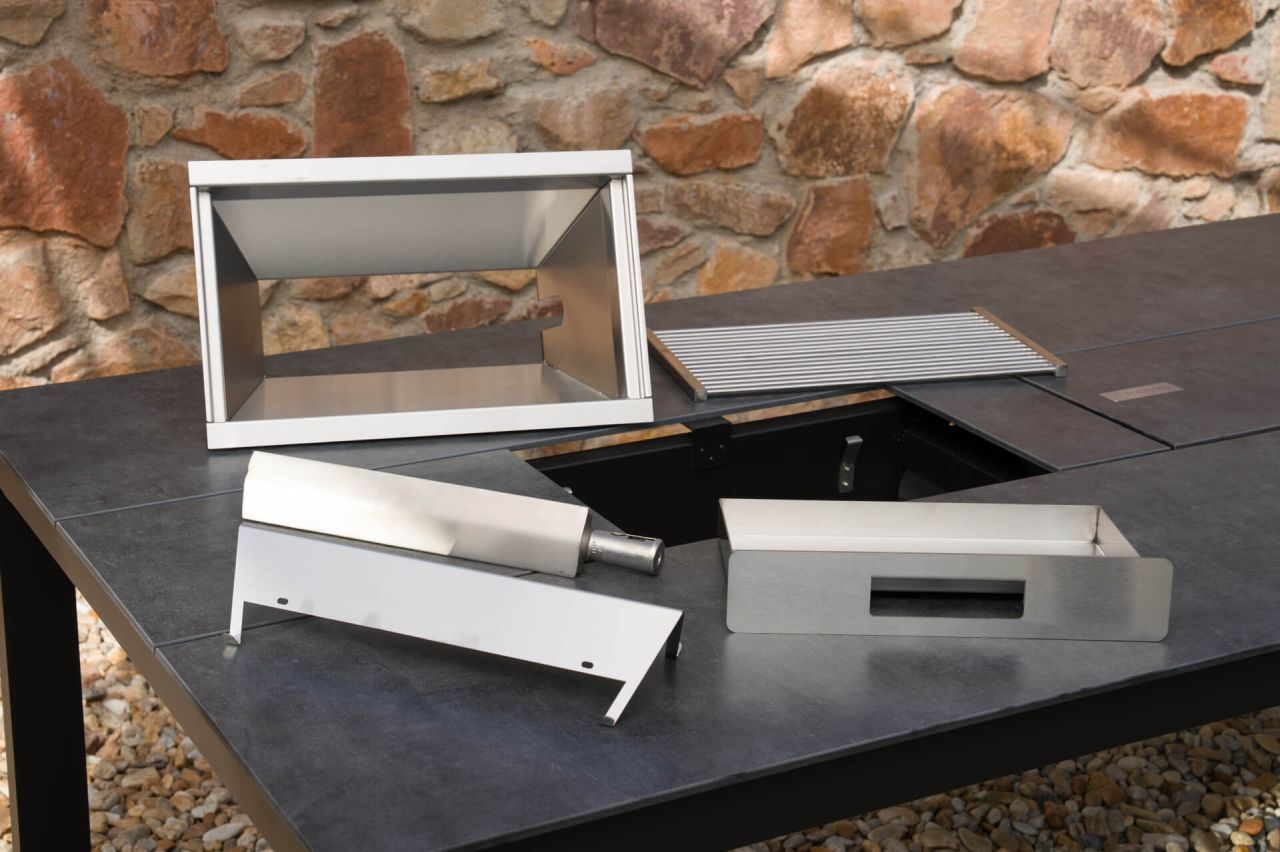 FESTÁVOLO Outdoor Table With Hidden Gas Grill at its Center