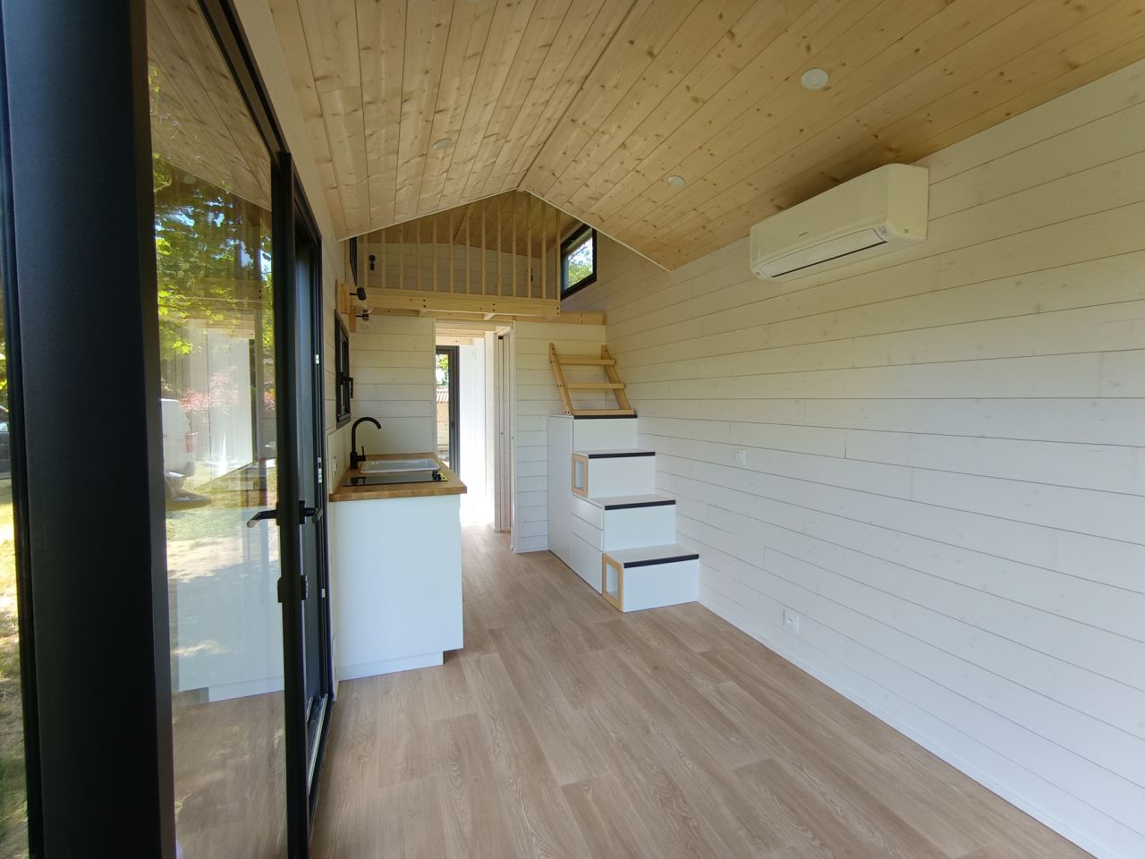 French tiny house lounge