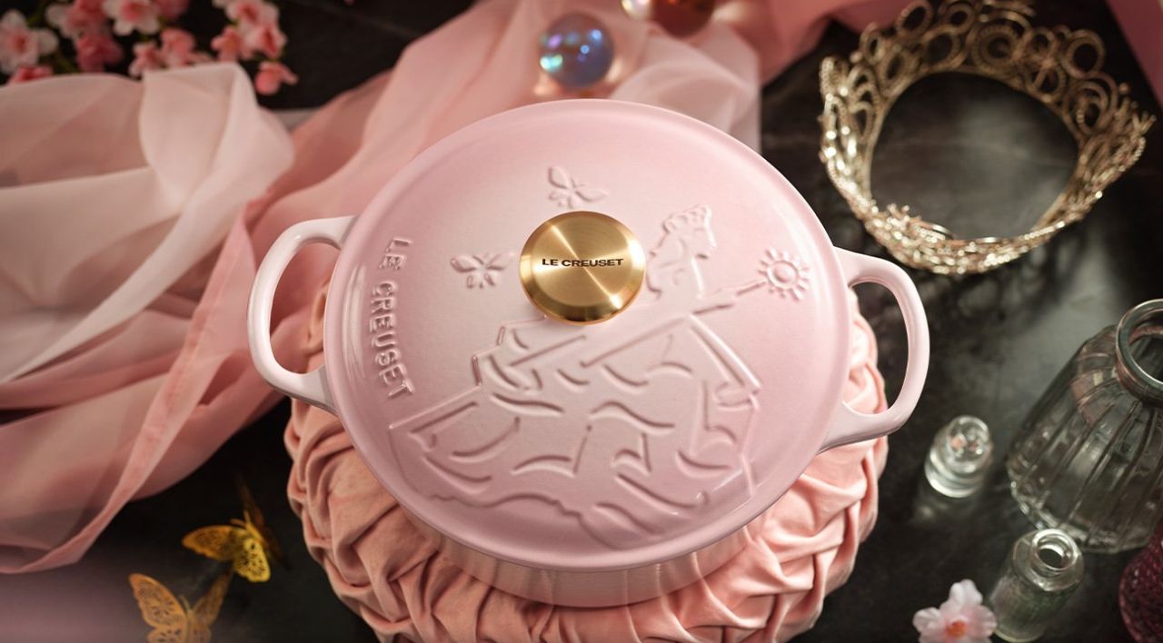 Glinda Embossed Cast Iron Round Casserole