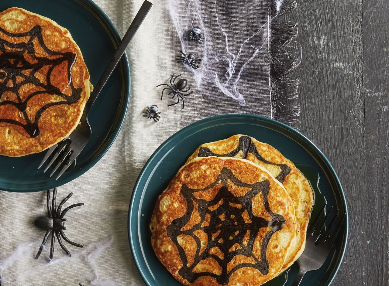 Halloween Breakfast Ideas - Halloween Spiderweb Pancakes