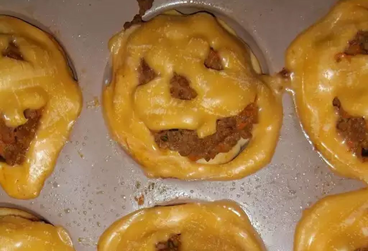 Halloween Dinners - Halloween Jack-o'-Lantern Beef Pies