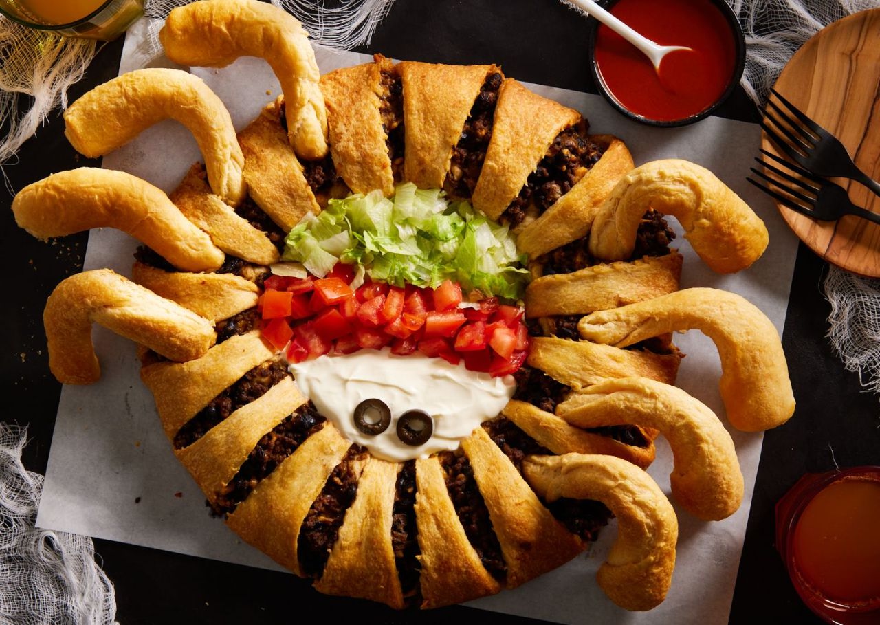 Halloween Dinners - Spider Taco Ring