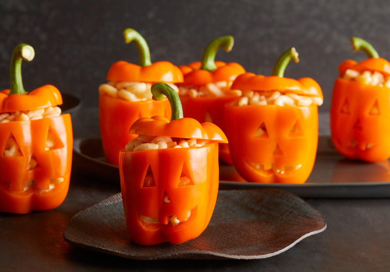 Halloween Lunch Ideas 2025 - Mac-o’-Lantern and Cheese Bowls