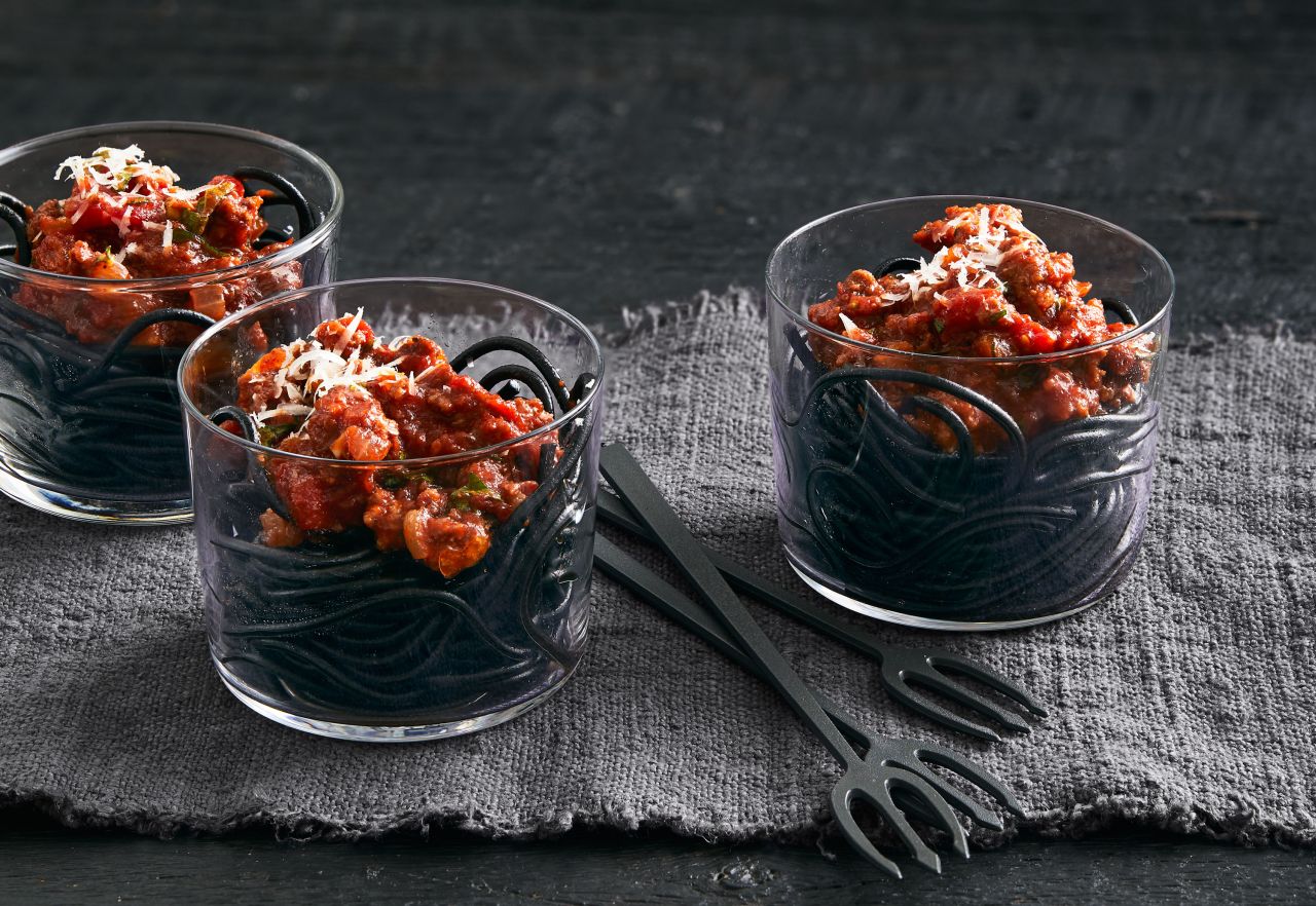 Halloween Lunch Ideas 2025 - Spaghetti Worm Cups with Bolognese