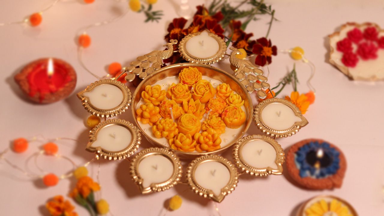 How to celebrate Diwali - peacock diyas 1