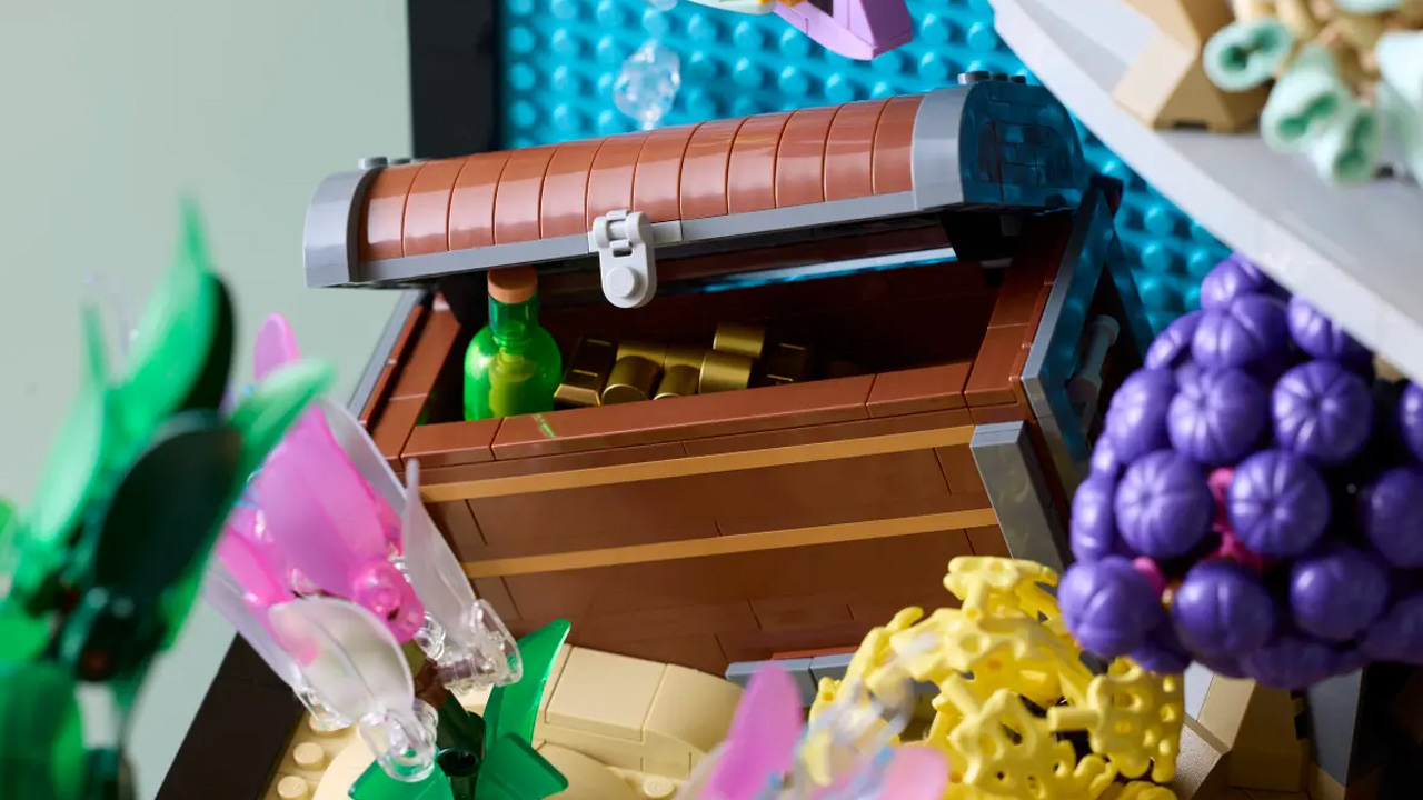 LEGO Icons’ 4,154-Piece Tropical Aquarium Set