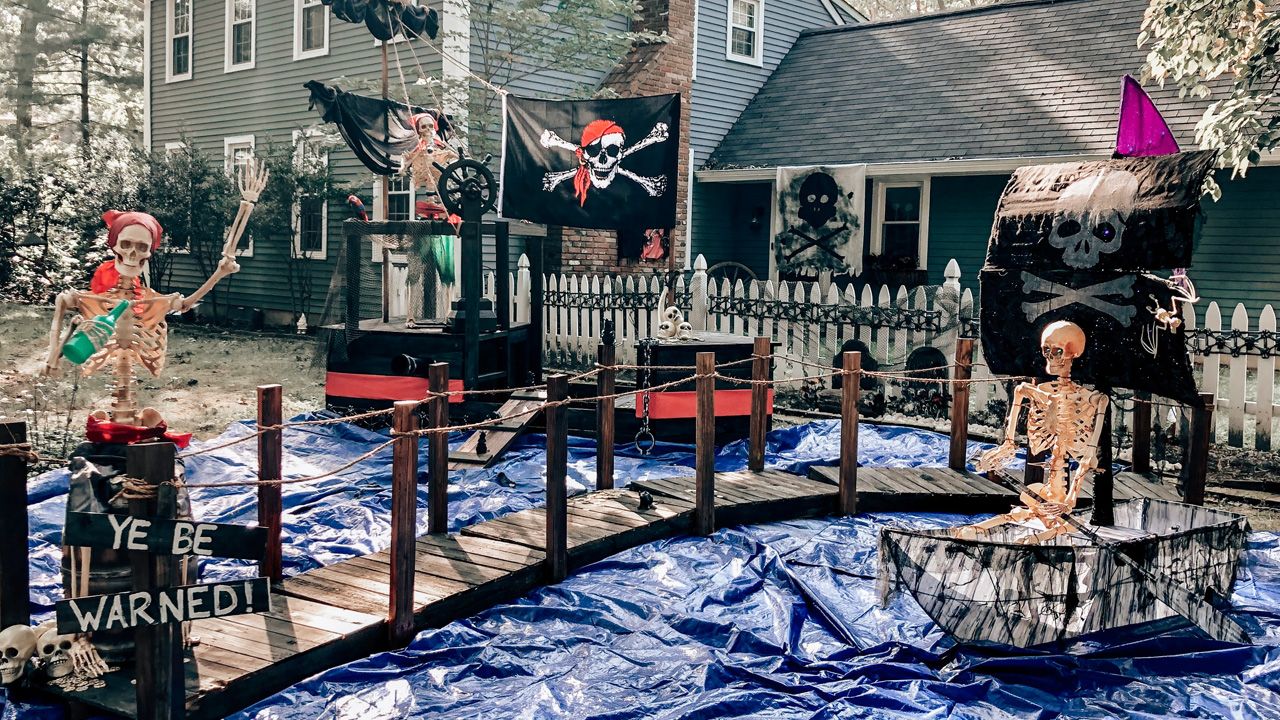 Pirate Halloween Decoration Ideas - ocean-inspired setup