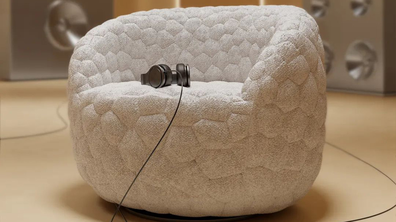 Robert Williams Moooi Introvert Chair Makes Bold But Quiet Statement