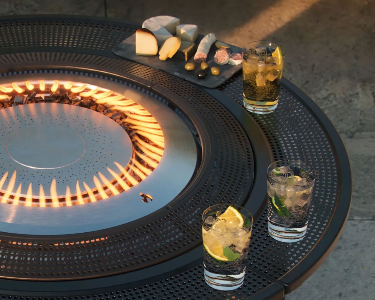 Solo Stove Infinity Flame fire pit