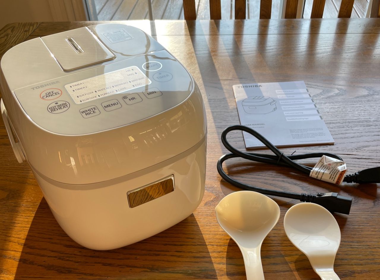 TOSHIBA Rice Cooker