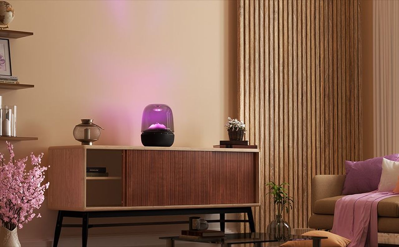 Aura Studio 5 Bluetooth Speaker by Harman Kardon Gets Bigger Sound and Textile Base