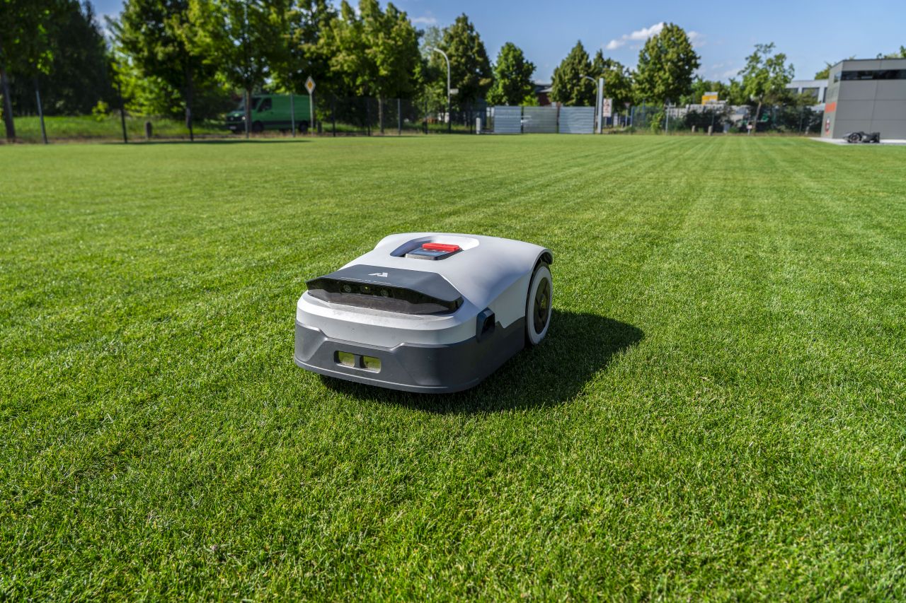 ANTHBOT Lawn Mower 3