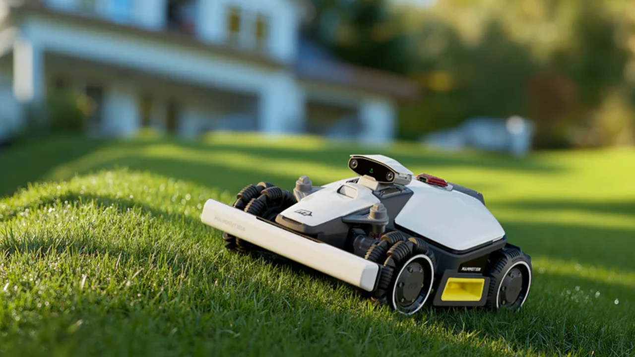 MAMMOTION LUBA mini AWD lawn mower