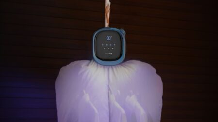 Launbot laundry device