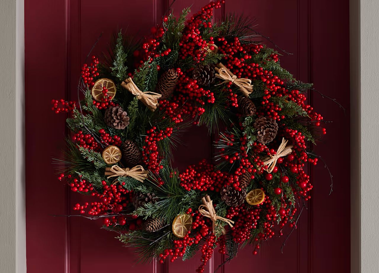 Marks & Spencer Christmas Collection - Berry, Orange and Cinnamon Wreath