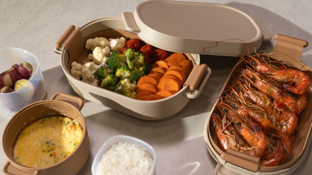 DeliOne Microwave Steam Cooker Makes Everyday Meals Effortless With no Mess Variety of dishes can be cooked in the microwave steam cooker by DeliOne