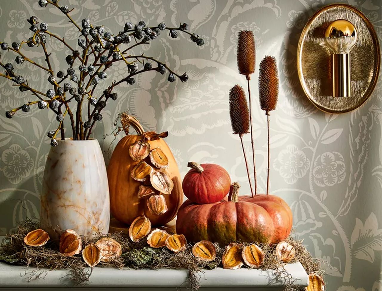 Nature-inspired Thanksgiving decoration