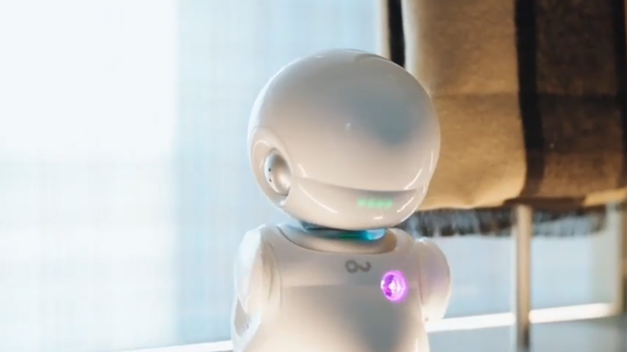 OUROBOT Voice-Activated ChatGPT Robot Reacts to Your Voice With Expressive Lights and Movements