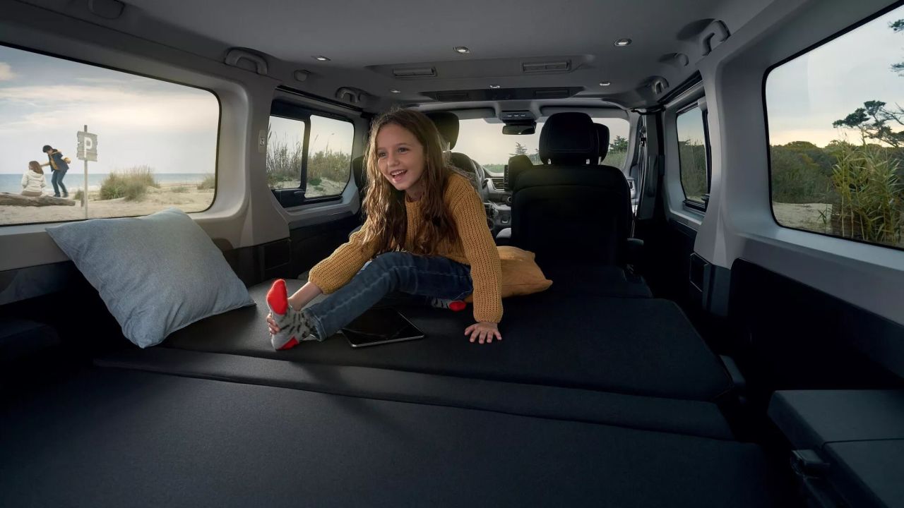 Renault Trafic Escapade 7-Seater Camper Van With Kitchen Box and Sofa Bed