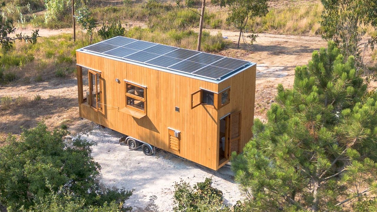 Salga Tiny House - solar panels on roof