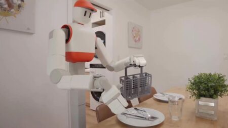 Sunday Robotics’ Memo House Robot picking plates from table