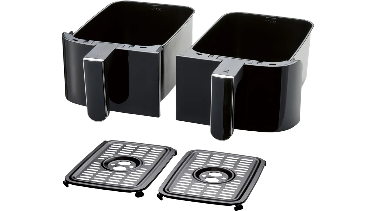 Removable cooking trays in each basket helps with air circulation