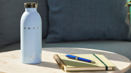 Smeg x 24Bottles Water Bottles Flaunt Chrome Lids Resembling Retro Appliance Knobs The Smeg x 24Bottles feature glossy finish combined with beautiful colors that make the bottles look like premium high-end products.