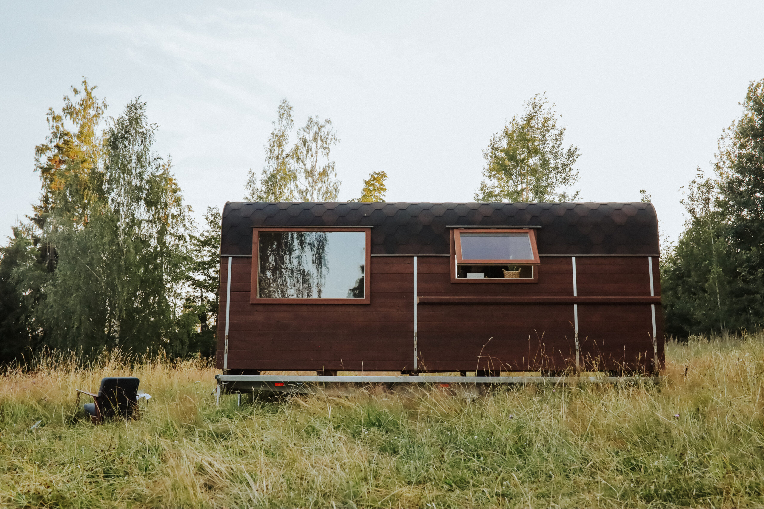 This Tiny Cabin Made of Thermowood is More Durable Than Standard Wooden House