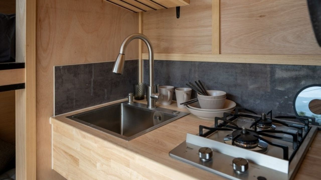 Yamabiko tiny house cook-top