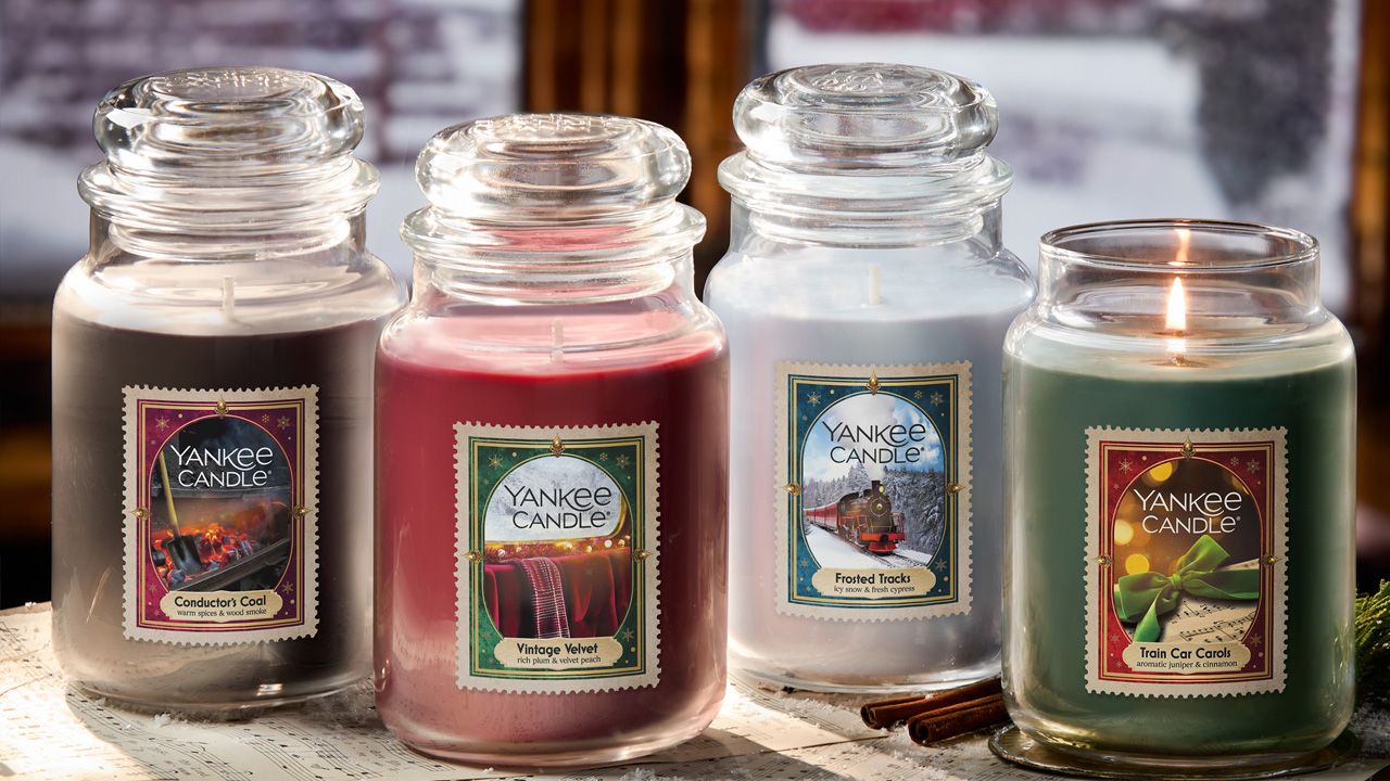 Yankee Candle All Aboard to Christmas Collection - 1