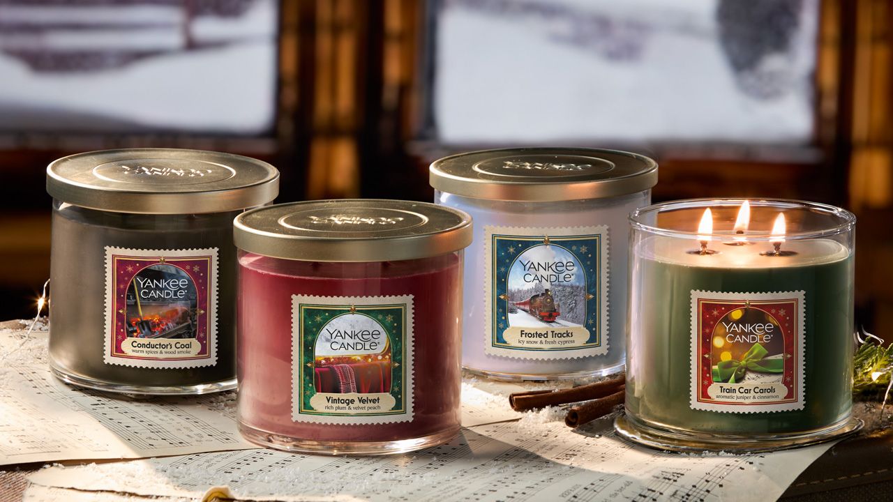 Yankee Candle All Aboard to Christmas Collection - 2