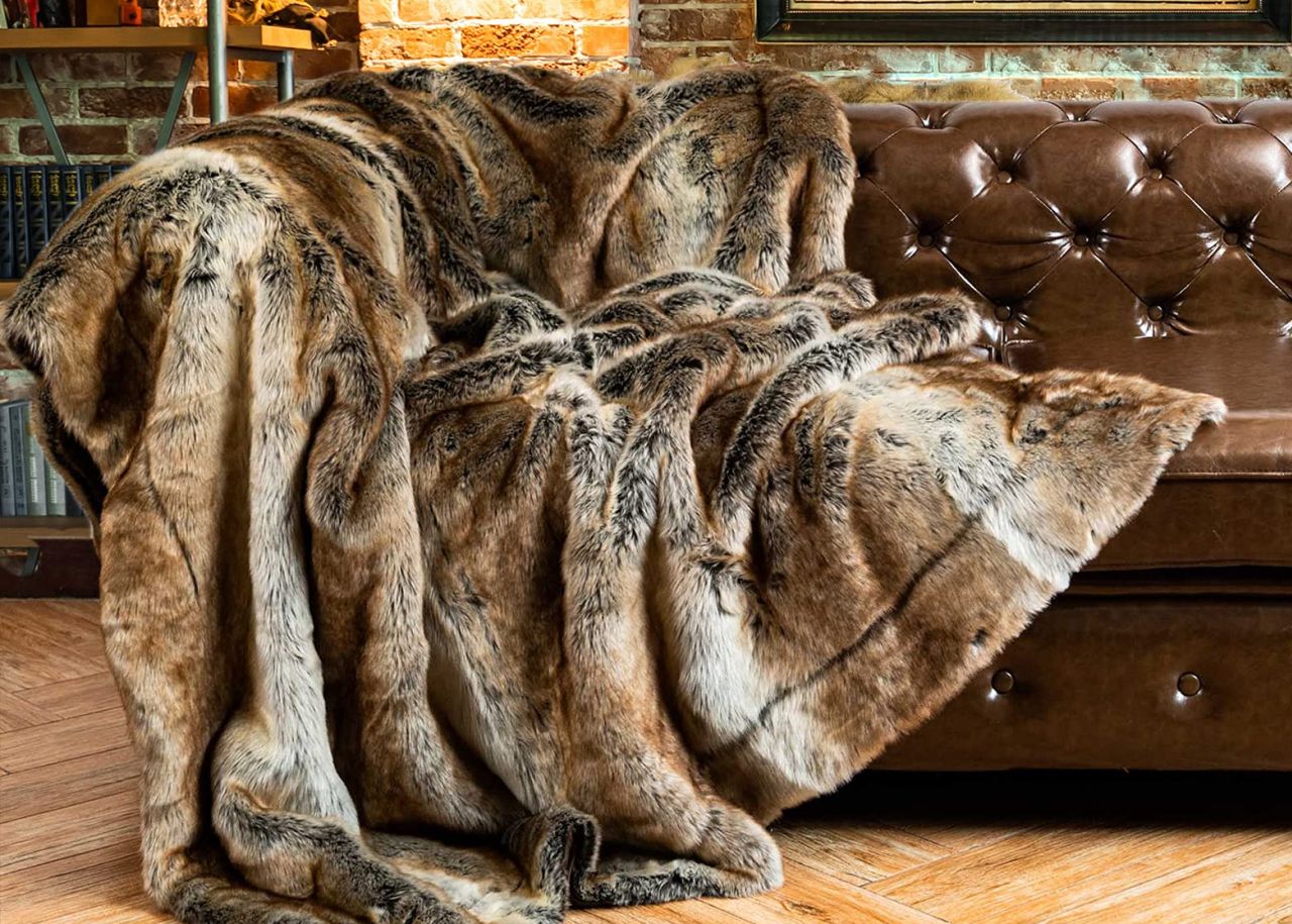 BATTILO HOME Luxury Brown Faux Fur Blanket