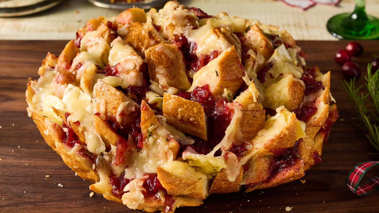 Cranberry Brie Pull-Apart Bread