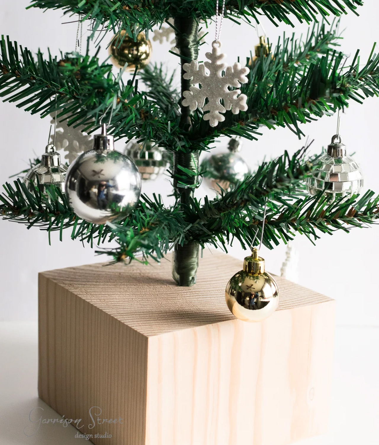 DIY Dollar Store Christmas Tree Hack