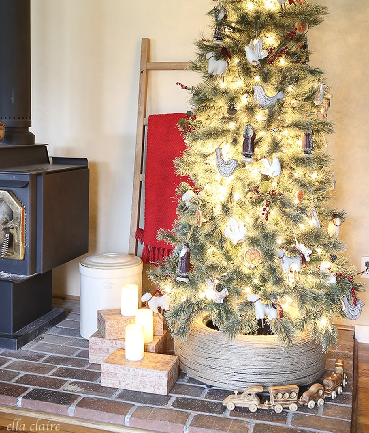 DIY Jute Wrapped Tire Christmas Tree Stand