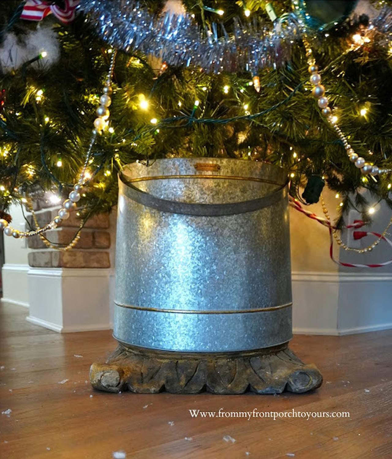 DIY Metal Storage Bin Christmas Tree Stand
