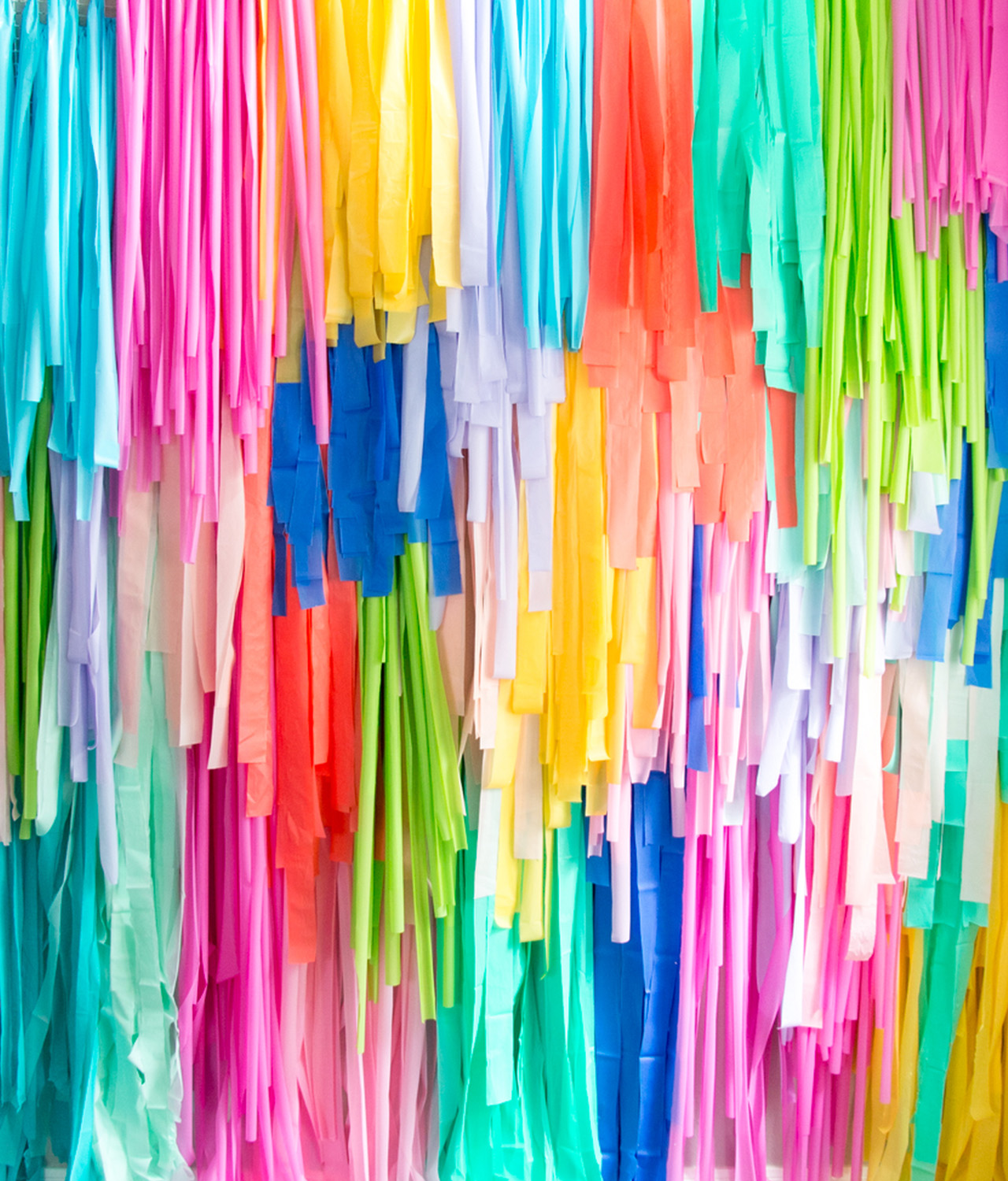 DIY Pinata Fringe Photo Backdrop